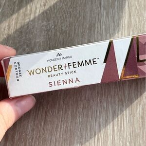 Wonder Femme Beauty Stick - Sienna